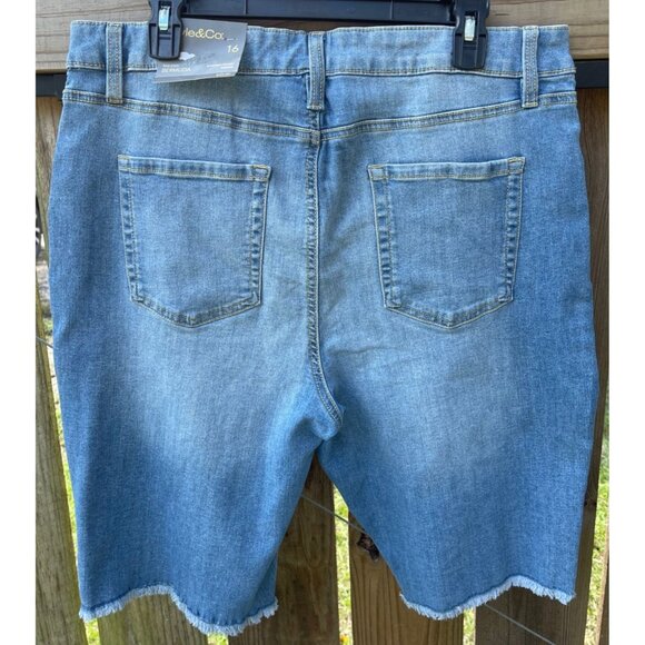 Style & Co. Womens Raw Edge Bermuda Denim Shorts Size 16 Midrise Slimming Pocket - Picture 2 of 6